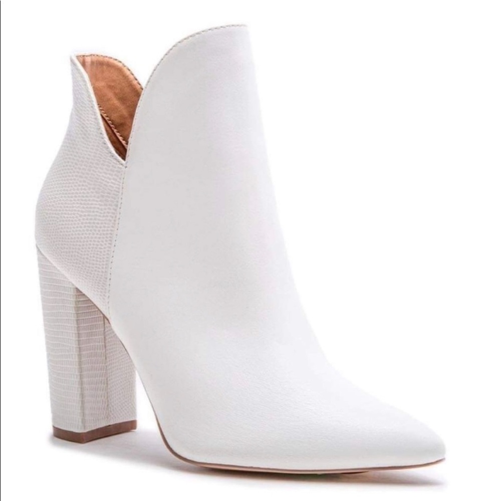 Qupid White Booties